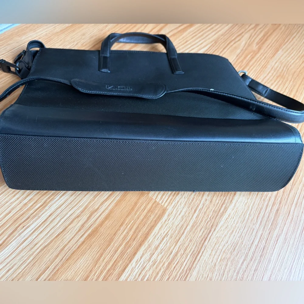 TUMI Black Laptop / Computer Briefcase Shoulder Bag